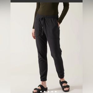 Athleta Farralon Jogger Sz 4 - like new